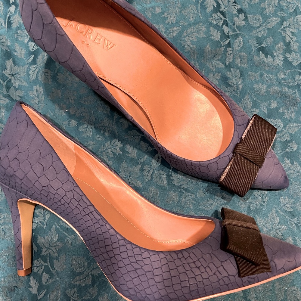 Beautiful Brand New J Crew heels with bows